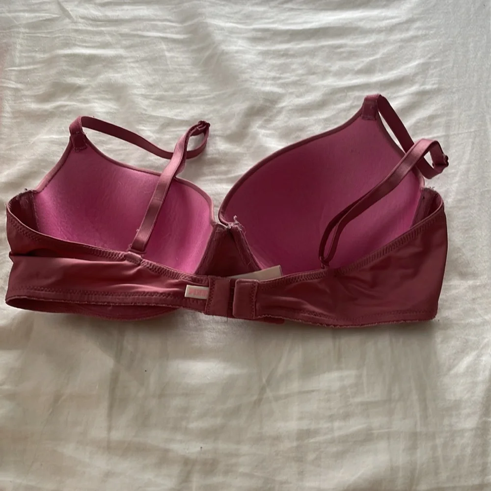 Pink bra - Picture 2 of 2
